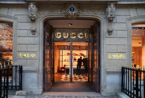 Boutiques GUCCI à Paris .